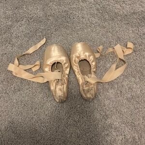 Old pointe shoes
